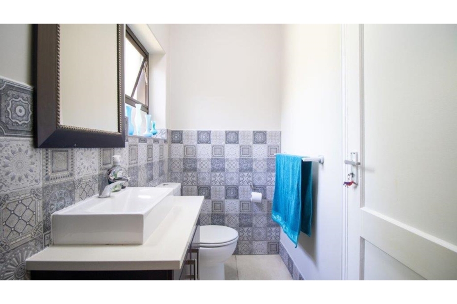 6 Bedroom Property for Sale in Lovemore Park Eastern Cape